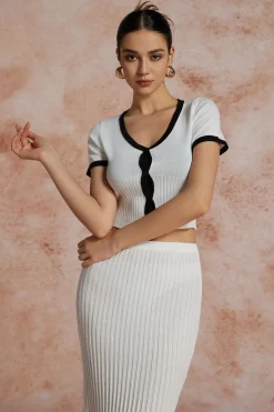 MICAS Knitwear|Vacation Sets-Contrast V-neck Knit Top And Pleated Midi Skirt Set WHITE